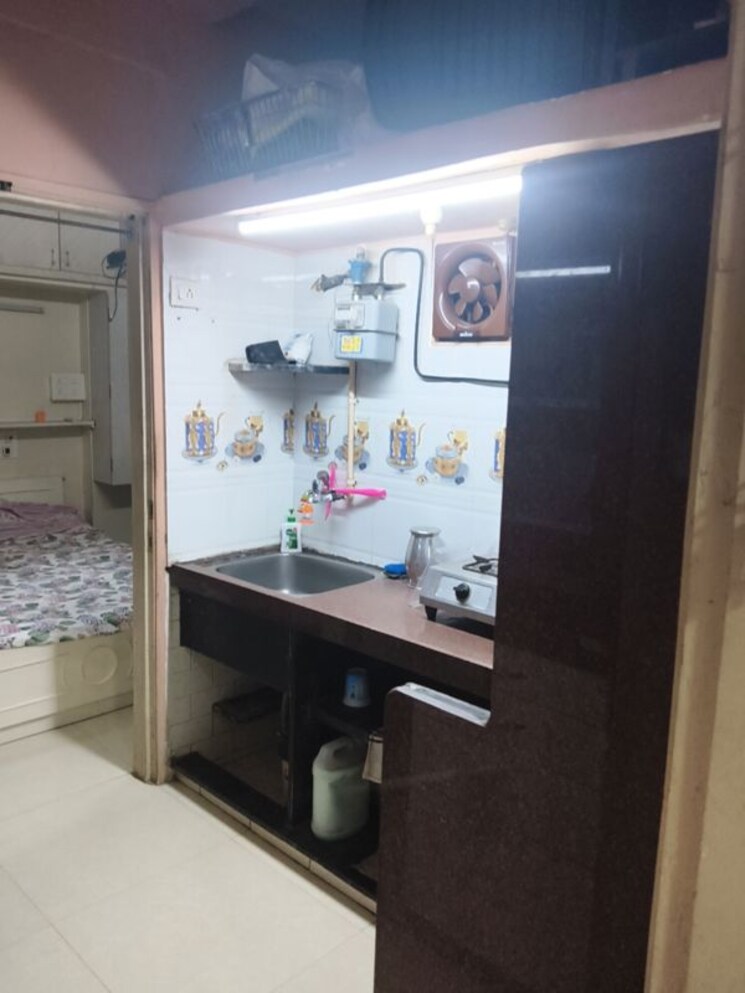 Kitchen, vile parle west 1 Bedroom 470 Sq.Ft. Apartment In Vile Parle West Mumbai 9731982