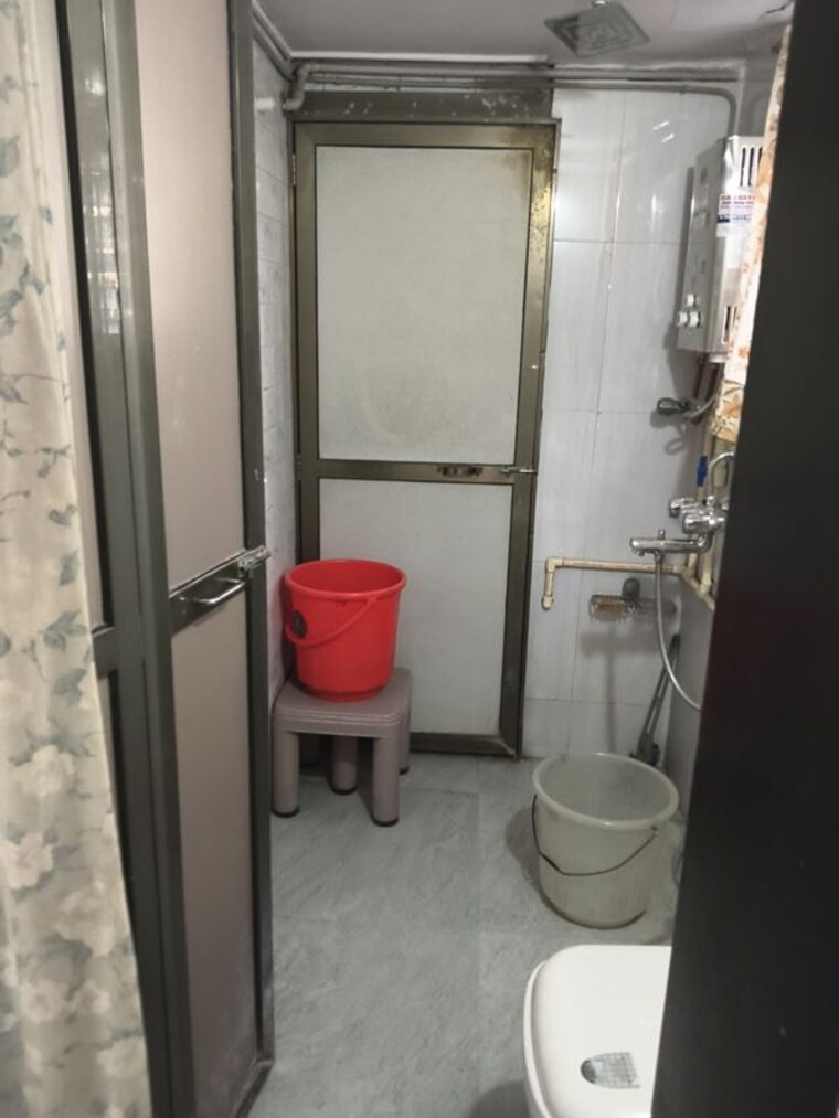 Bathroom, vile parle west 1 Bedroom 470 Sq.Ft. Apartment In Vile Parle West Mumbai 9731982