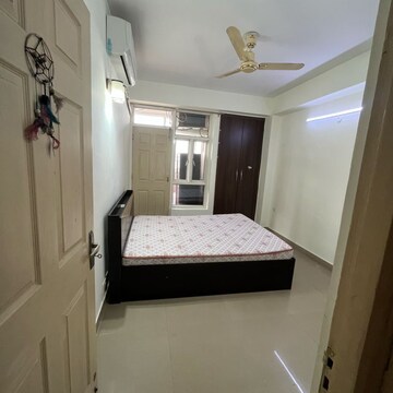 Bathroom in 3 BHK Apartment at Supertech Cape Town, Sector 74 – for Rent