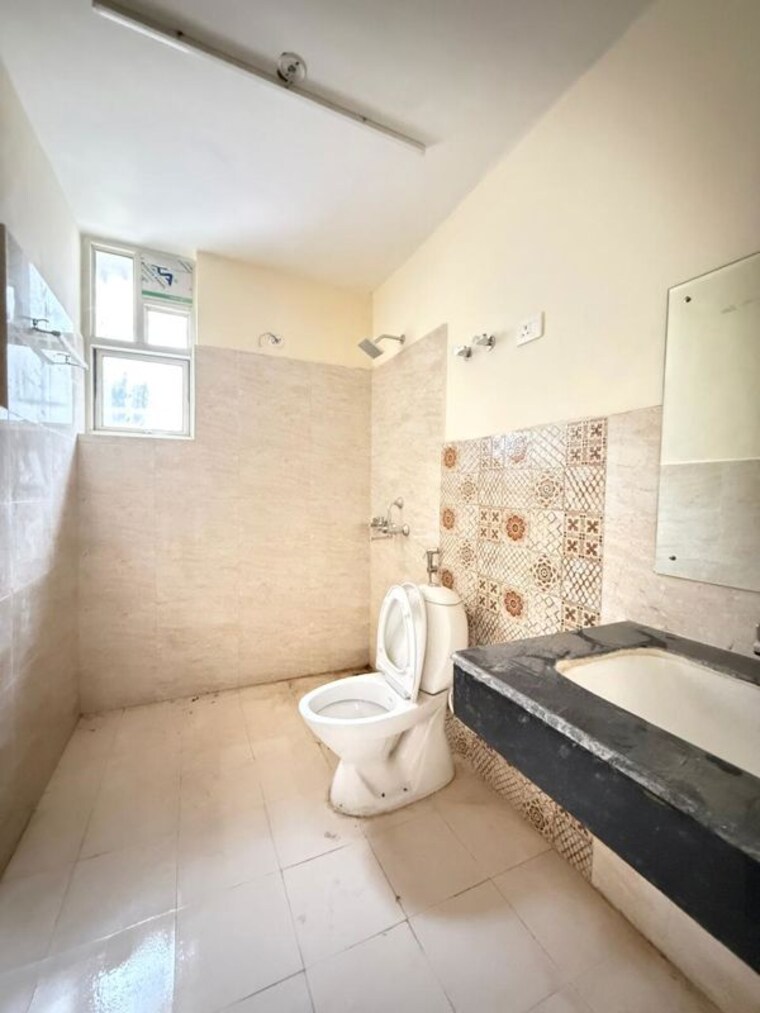 Bathroom, rishita-mulberry-heights 3.5 Bedroom 1886 Sq.Ft. Apartment In Sushant Golf City Lucknow 9732034