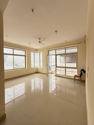 Room in 3.5 BHK Apartment at Rishita Mulberry Heights, Sushant Golf City – for Rent