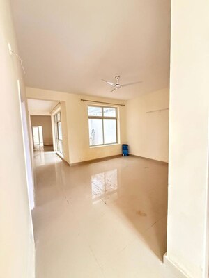 Room in 3.5 BHK Apartment at Rishita Mulberry Heights, Sushant Golf City – for Rent