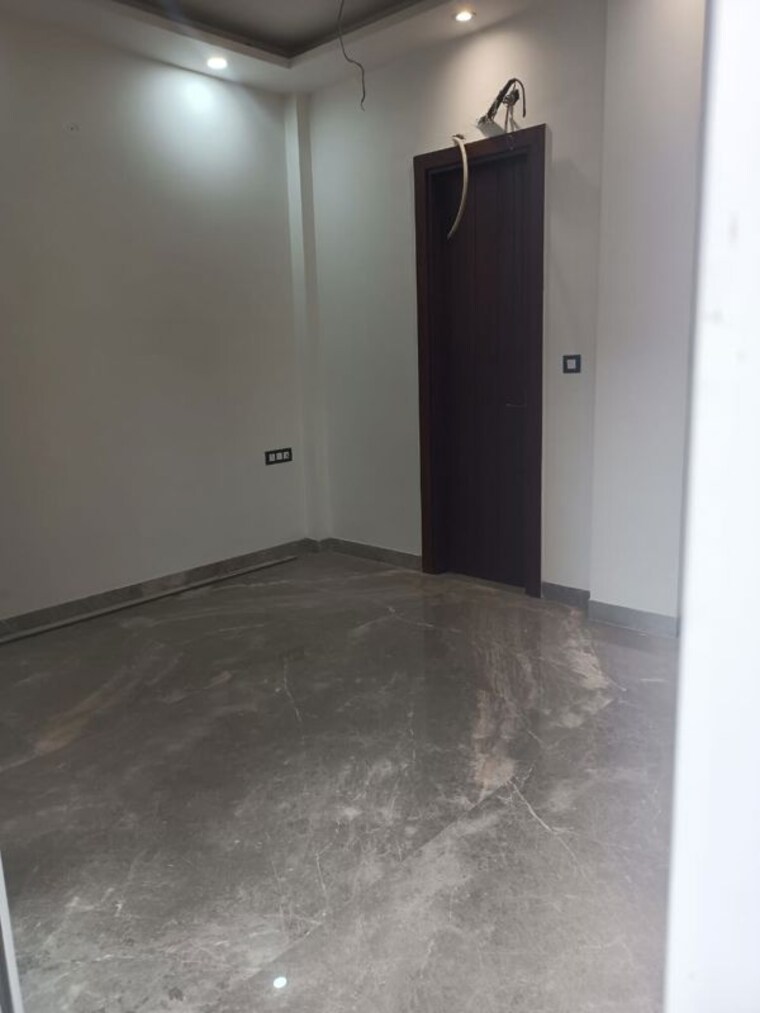 Room, shankar vihar 3 Bedroom 1515 Sq.Ft. Builder Floor In Shankar Vihar Delhi 9732010