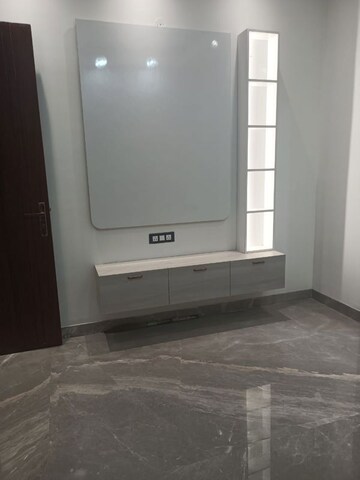 Room in 3 BHK Builder Floor at Shankar Vihar – for Sale