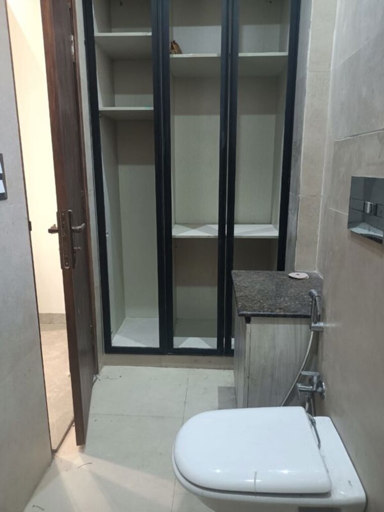 Bathroom, shankar vihar 3 Bedroom 1515 Sq.Ft. Builder Floor In Shankar Vihar Delhi 9732010