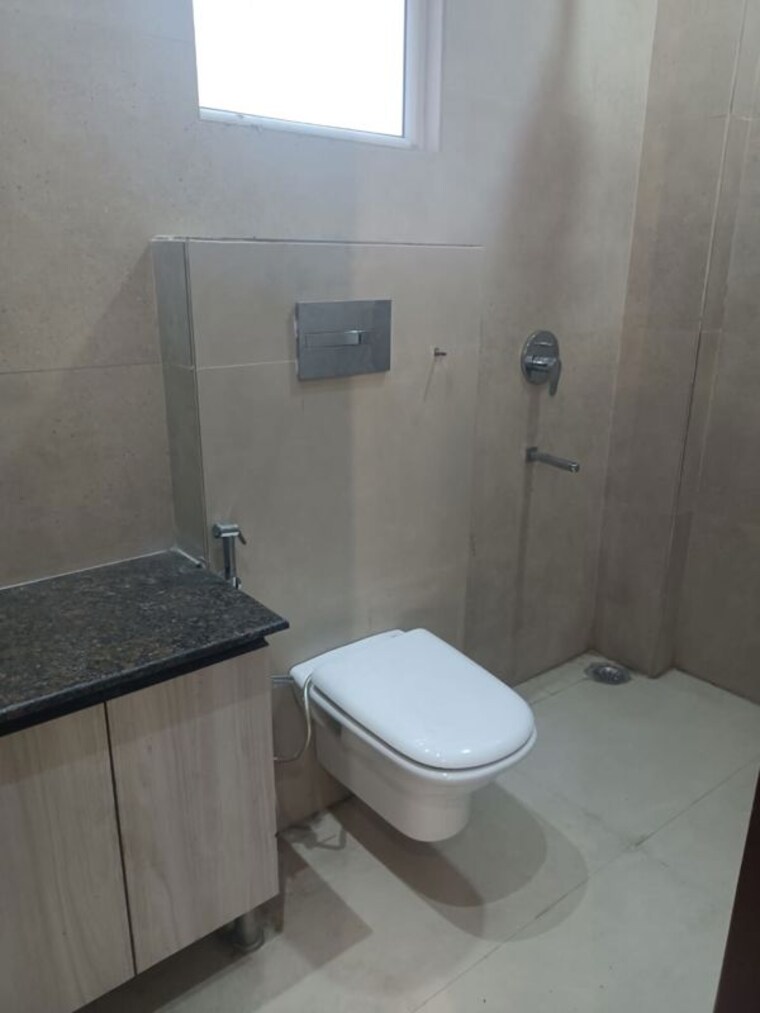 Bathroom, shankar vihar 3 Bedroom 1530 Sq.Ft. Builder Floor In Shankar Vihar Delhi 9732019