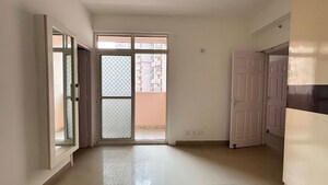 Room in 3 BHK Apartment at Amrapali Crystal Homes, Sector 76 – for Rent
