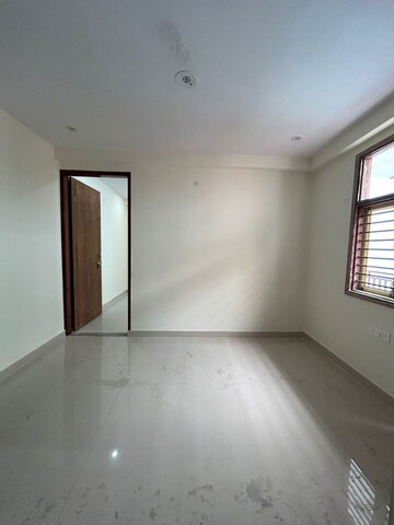 Room in 1 BHK Builder Floor at Chattarpur – for Rent