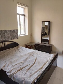 1 BHK Apartment For Rent in Usha Sadan Apartment