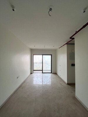 Room in 2 BHK Apartment at Kalpataru Paramount A, Kapur Bawdi – for Sale