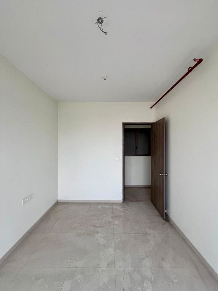 Room, kalpataru-paramount-a 2 Bedroom 900 Sq.Ft. Apartment In Kapur Bawdi Thane 9732053