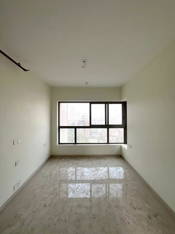 Room in 2 BHK Apartment at Kalpataru Paramount A, Kapur Bawdi – for Sale