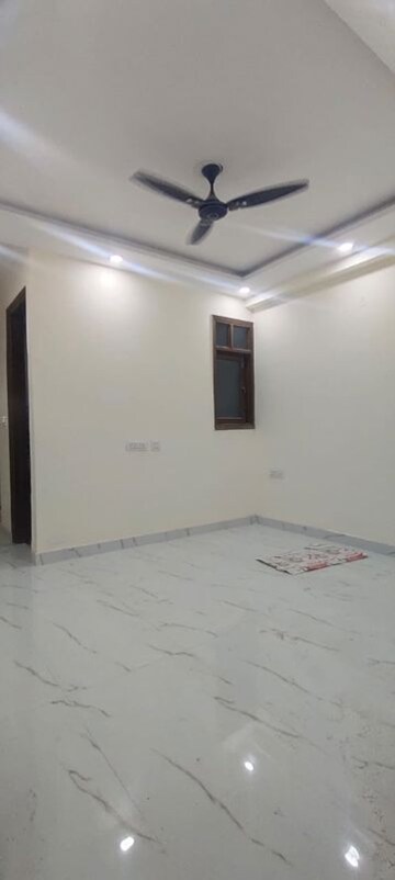 Room in 1 BHK Builder Floor at Chattarpur – for Rent
