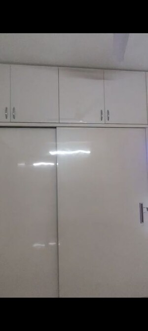 Furnished Amenities in 2 BHK Apartment at Shree Vardhman Green Court, Sector 90 – for Rent