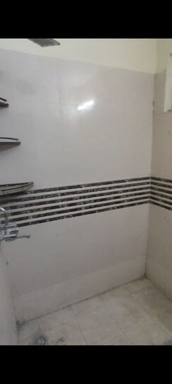 2 BHK Apartment For Rent in Shree Vardhman Green Court