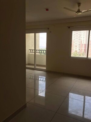 Room in 2 BHK Apartment at Prestige Lakeside Habitat, Varthur – for Rent