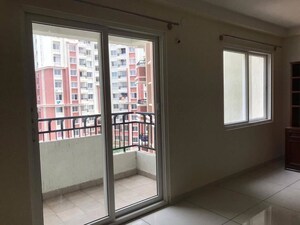 Room in 2 BHK Apartment at Prestige Lakeside Habitat, Varthur – for Rent