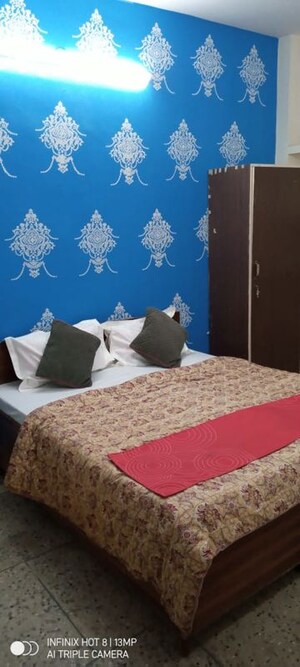 Room in  Pg at Sector 19 – for Rent