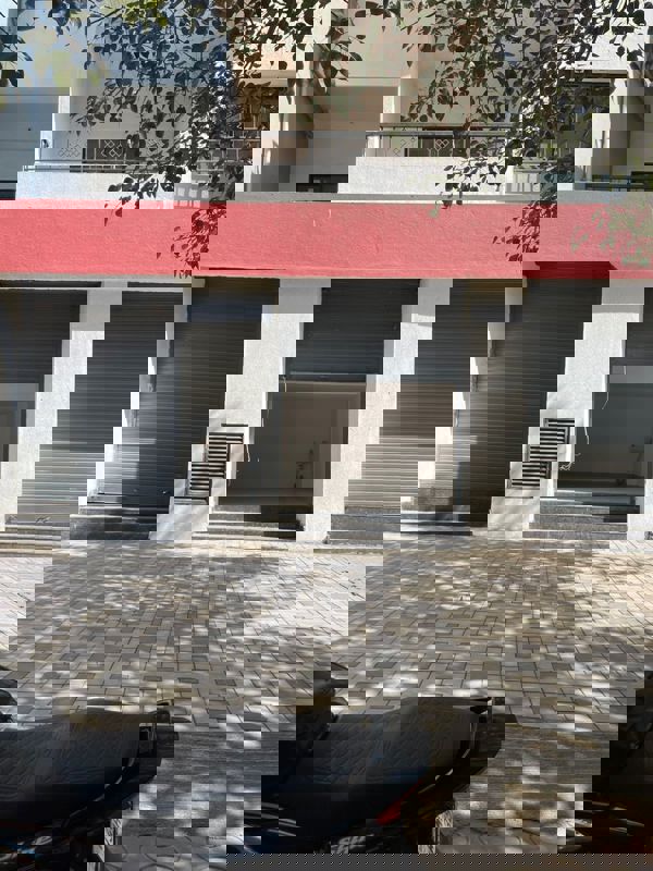 Retail Shop For Rent in Mont Vert Grande