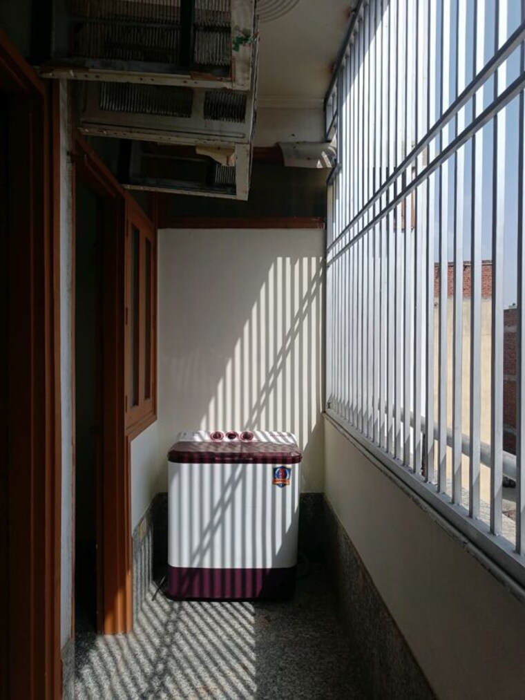 Balcony, chattarpur 2 Bedroom 1000 Sq.Ft. Builder Floor In Chattarpur Delhi 9732172