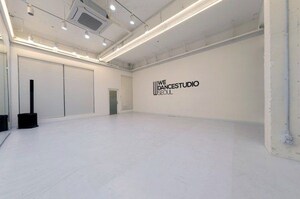  Shop For Rent in Pitampura