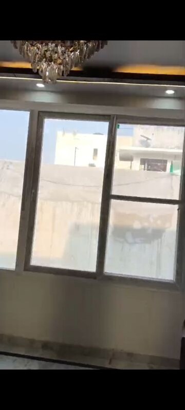 Room in 3 BHK Builder Floor at Vaishali Sector 5 – for Sale