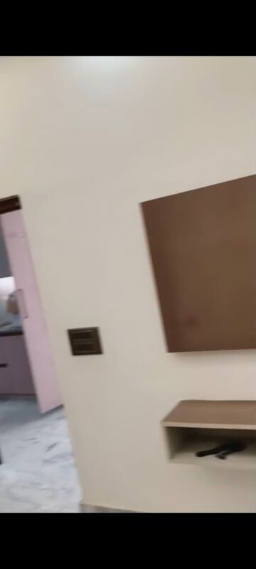 Furnished Amenities in 3 BHK Builder Floor at Vaishali Sector 5 – for Sale