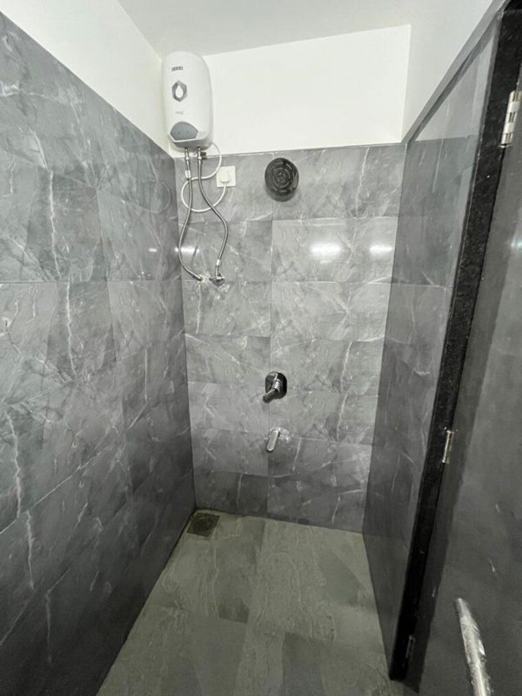 Bathroom, azad nagar 2 Bedroom 600 Sq.Ft. Apartment In Azad Nagar Mumbai 9732161