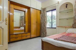 Bedroom in 5 BHK Independent House at Vashi Sector 28 – for Rent