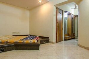 Bedroom in 5 BHK Independent House at Vashi Sector 28 – for Rent