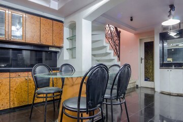 Living Room in 5 BHK Independent House at Vashi Sector 28 – for Rent