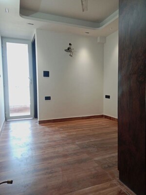 Room in 2 BHK Builder Floor at Saket – for Rent