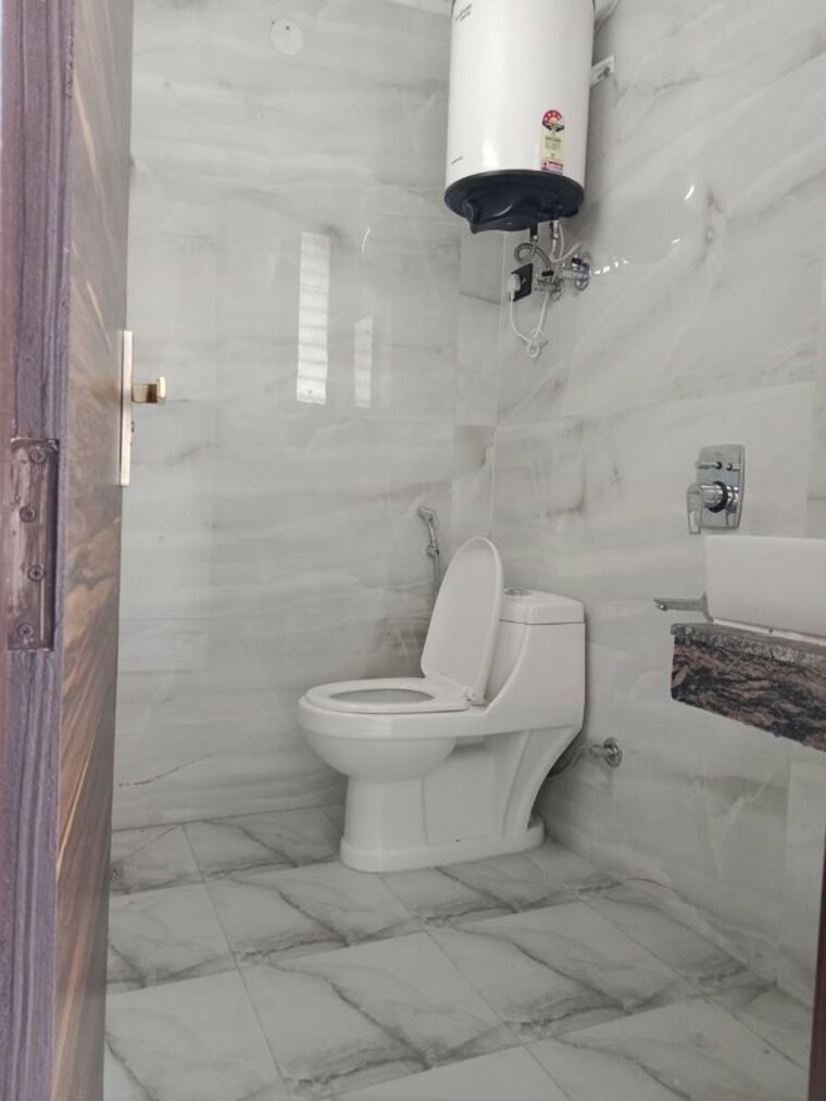 Bathroom, saket 2 Bedroom 900 Sq.Ft. Builder Floor In Saket Delhi 9732186