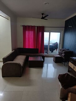 2 BHK + Extra Room Apartment For Rent in Rohtas Plumeria