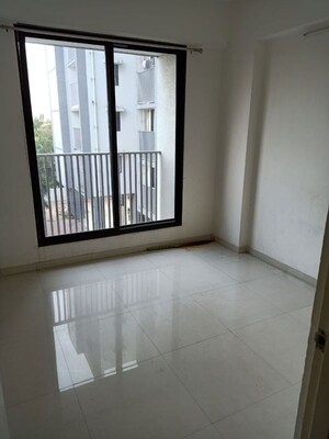 2 BHK Apartment For Rent in Makarba