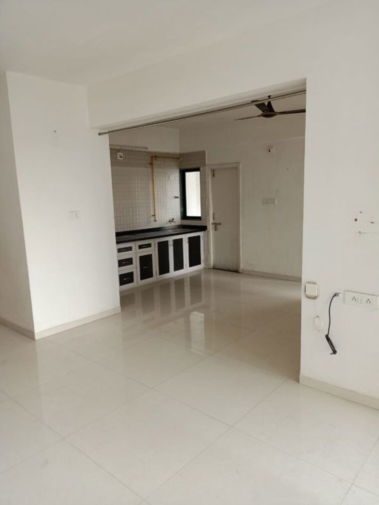 Room, makarba 2 Bedroom 1300 Sq.Ft. Apartment In Makarba Ahmedabad 9732194