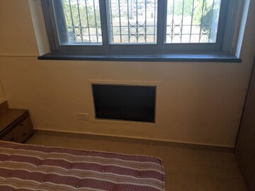 Room in 2 BHK Apartment at Shubh Apartments, Worli – for Rent