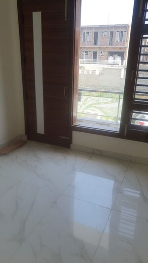 Room in 2 BHK Apartment at GMADA Eco City, North Mullanpur – for Rent