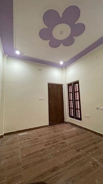 Room in 2 BHK Independent House at Deva Road – for Sale