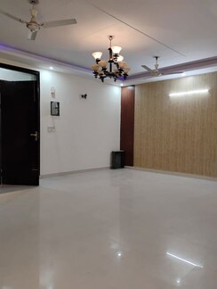 3 BHK + Pooja Room,Servant Room,Study Room,Extra Room Builder Floor For Rent in Green Fields Colony