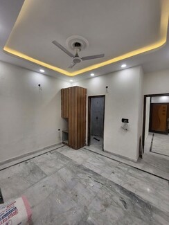 4 BHK + Pooja Room,Servant Room,Study Room,Extra Room Builder Floor For Rent in Green Fields Colony