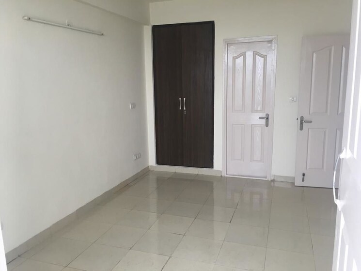 Room, tulip-white 3 Bedroom 1326 Sq.Ft. Apartment In Sector 69 Gurgaon 9732313