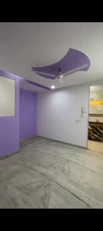 Room in 3 BHK Builder Floor at Mahavir Enclave 1 – for Rent