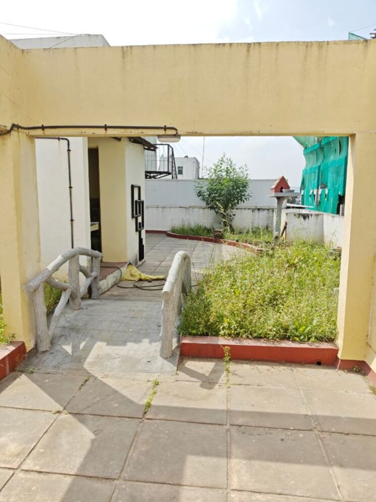 Living Room, spring-meadows-co-operative-hosing-society 3 Bedroom 1500 Sq.Ft. Penthouse In Pimple Nilakh Pune 9728740