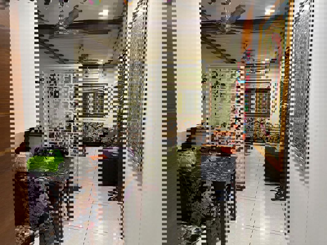 5 BHK + Pooja Room Independent House For Sale in Hasubhai Park 
 Renovated