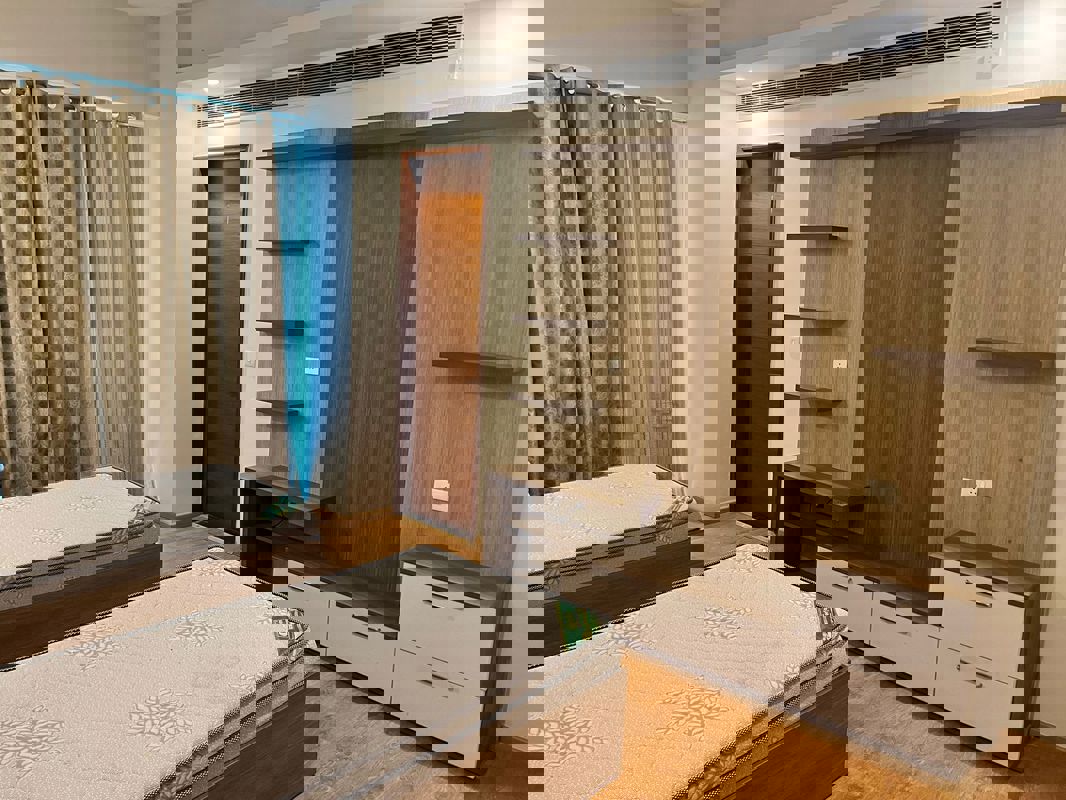 3.5 BHK + Servant Room,Extra Room Apartment For Rent in Mahagun Mezzaria