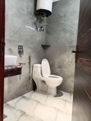Bathroom in 1 BHK Builder Floor at Saket – for Rent