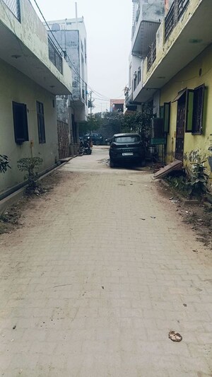 Parking in 4 BHK Independent House at Om Sai Enclave Chipiyana Buzurg, Chipiyana Buzurg – for Sale