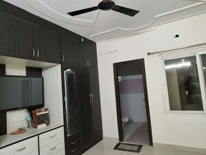 Room in 3 BHK Apartment at Purvanchal Royal Park, Sector 137 – for Rent