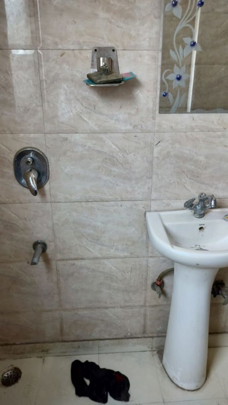 Bathroom, neb sarai 2 Bedroom 950 Sq.Ft. Builder Floor In Neb Sarai Delhi 9732651